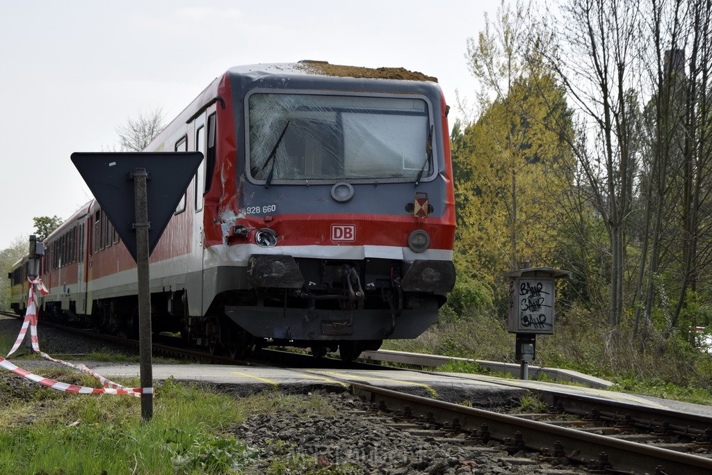 Schwerer VU LKW Zug Bergheim Kenten Koelnerstr P653.JPG - Miklos Laubert